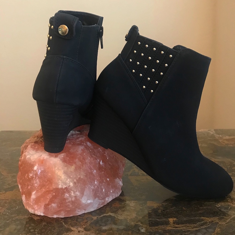 Barnett Wedge Bootie